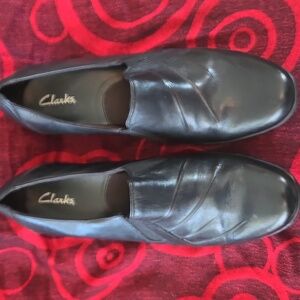 Clarks, Partridge, black leather, pleat look vamp, Slip On, 2" heel Shoes